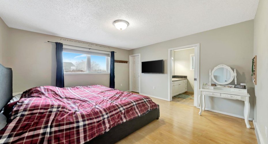 207 3rd Avenue, Neilburg, Saskatchewan S0M 2C0, 5 Bedrooms Bedrooms, ,3 BathroomsBathrooms,Residential,For Sale,3rd,A2294907