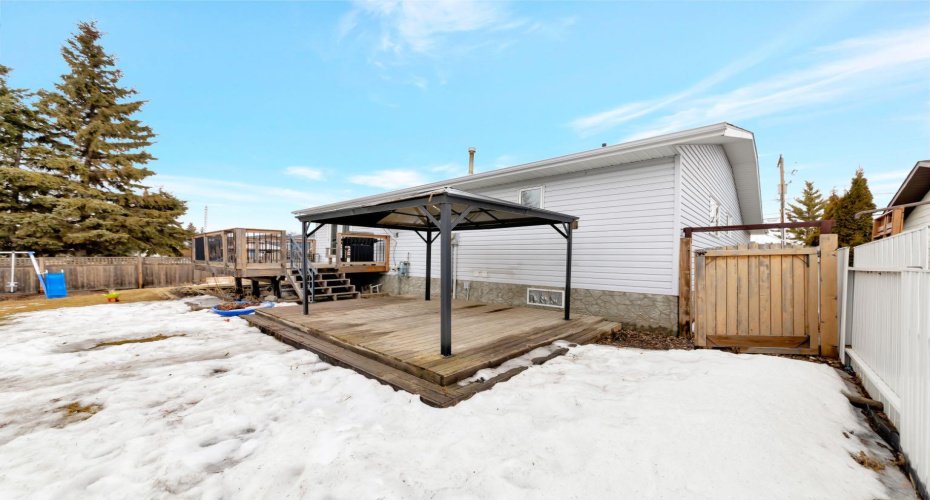 207 3rd Avenue, Neilburg, Saskatchewan S0M 2C0, 5 Bedrooms Bedrooms, ,3 BathroomsBathrooms,Residential,For Sale,3rd,A2294907