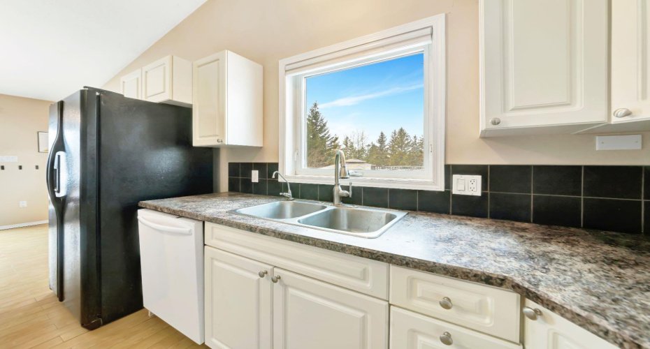 207 3rd Avenue, Neilburg, Saskatchewan S0M 2C0, 5 Bedrooms Bedrooms, ,3 BathroomsBathrooms,Residential,For Sale,3rd,A2294907