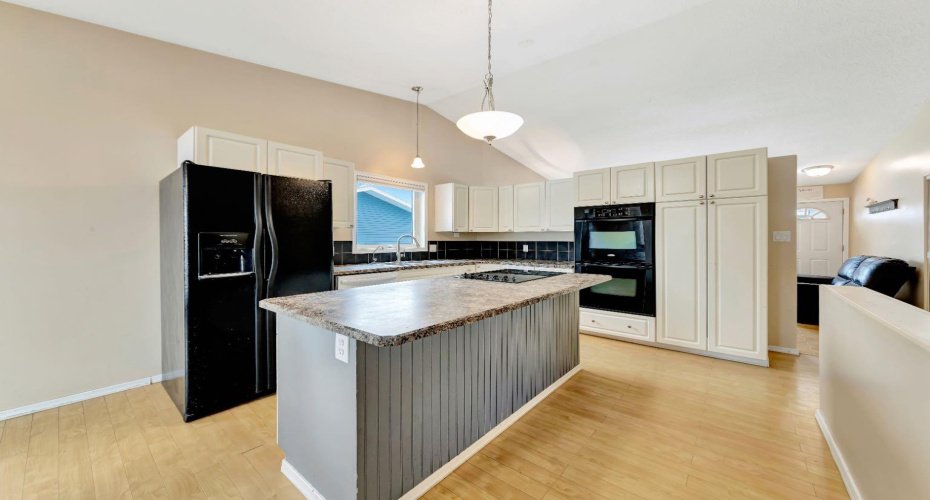 207 3rd Avenue, Neilburg, Saskatchewan S0M 2C0, 5 Bedrooms Bedrooms, ,3 BathroomsBathrooms,Residential,For Sale,3rd,A2294907