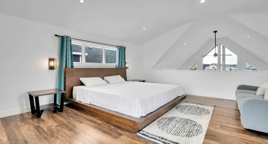 Upstairs - Primary Bedroom