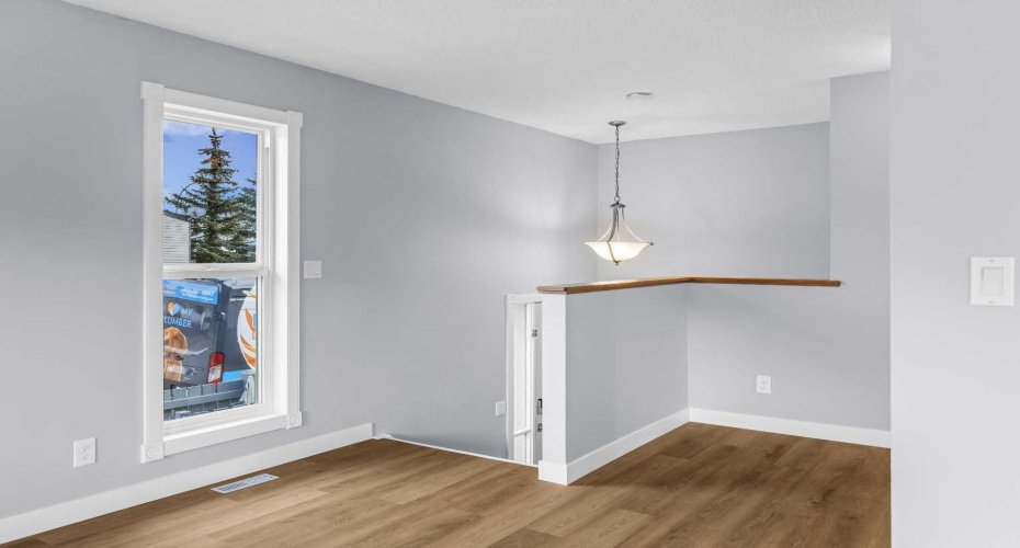 532 First Street Street, Cochrane, Alberta T4C 1C5, 3 Bedrooms Bedrooms, ,2 BathroomsBathrooms,Residential,For Sale,First Street,A2295429