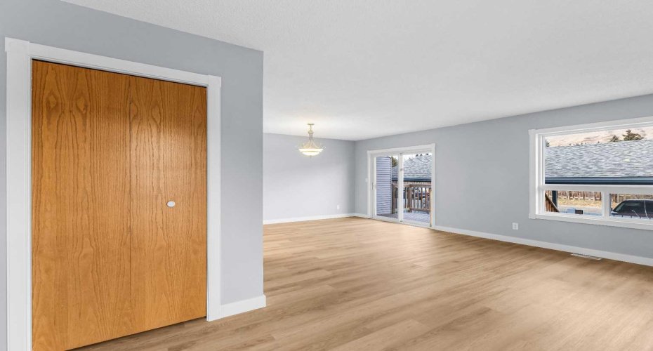 532 First Street Street, Cochrane, Alberta T4C 1C5, 3 Bedrooms Bedrooms, ,2 BathroomsBathrooms,Residential,For Sale,First Street,A2295429