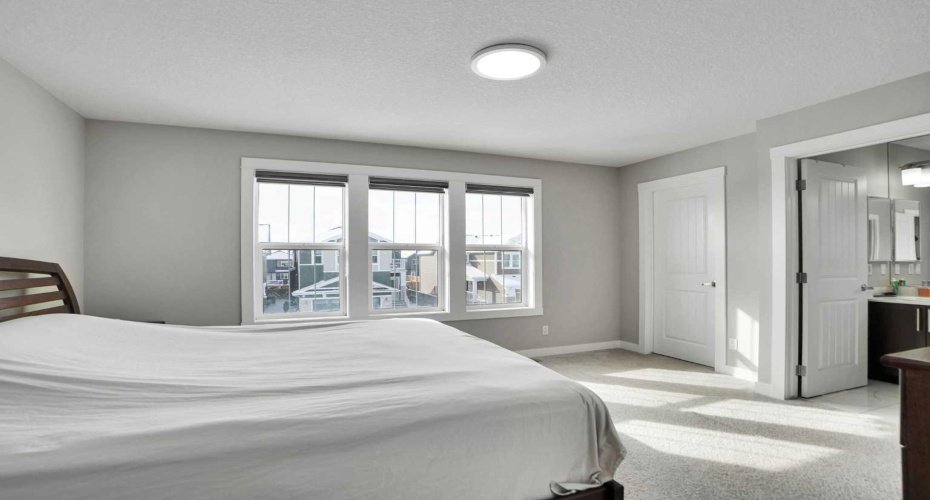 92 Red Embers Terrace, Calgary, Alberta T3N 1K8, 7 Bedrooms Bedrooms, ,5 BathroomsBathrooms,Residential,For Sale,Red Embers,A2295457