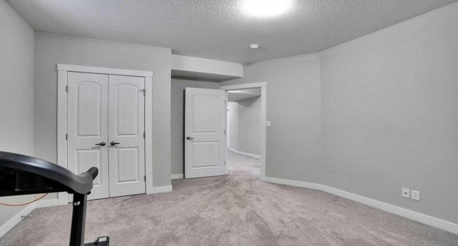 92 Red Embers Terrace, Calgary, Alberta T3N 1K8, 7 Bedrooms Bedrooms, ,5 BathroomsBathrooms,Residential,For Sale,Red Embers,A2295457