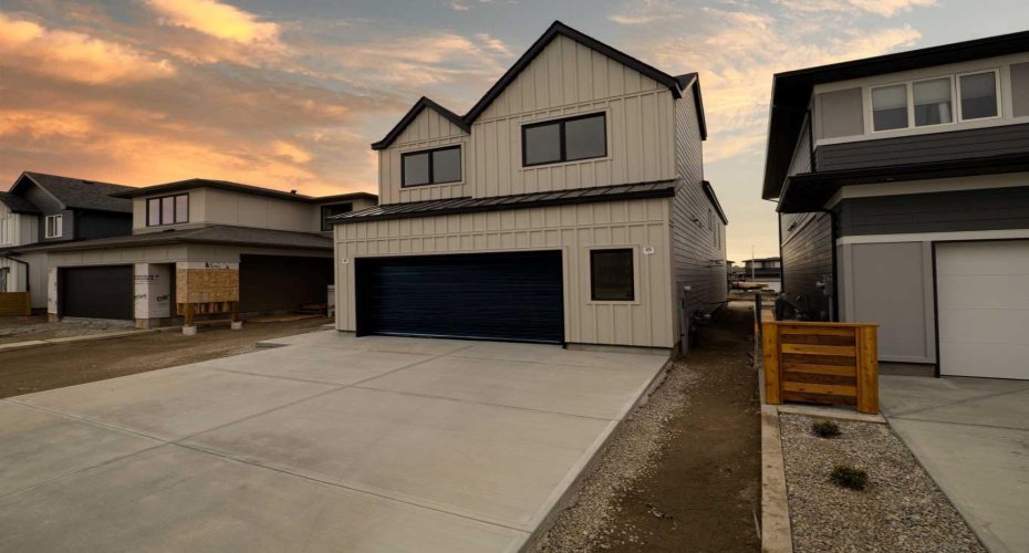 681 Devonia Road, Lethbridge, Alberta T1J 5W3, 5 Bedrooms Bedrooms, ,5 BathroomsBathrooms,Residential,For Sale,Devonia,A2291654