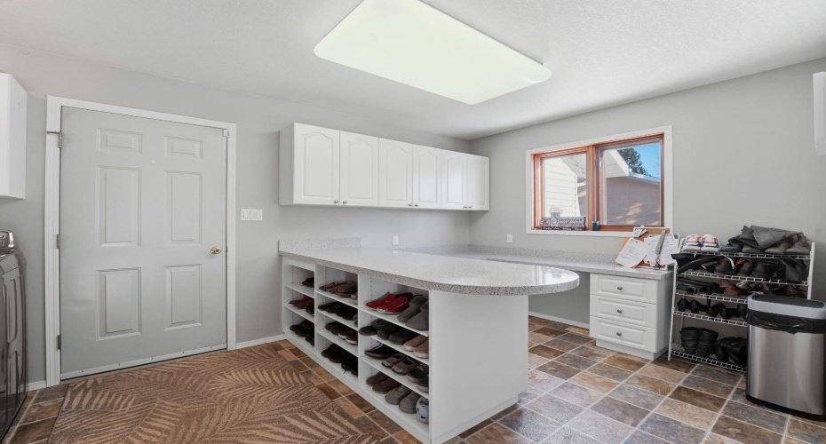 62 Street Close, Stettler, Alberta T0C 2L0, 5 Bedrooms Bedrooms, ,4 BathroomsBathrooms,Residential,For Sale,Street Close,A2292989