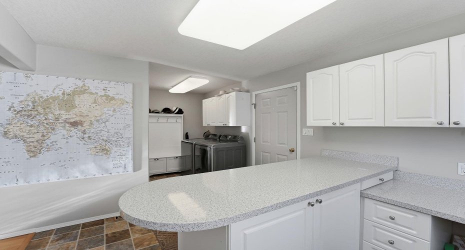 62 Street Close, Stettler, Alberta T0C 2L0, 5 Bedrooms Bedrooms, ,4 BathroomsBathrooms,Residential,For Sale,Street Close,A2292989