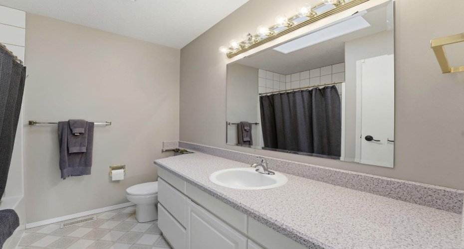62 Street Close, Stettler, Alberta T0C 2L0, 5 Bedrooms Bedrooms, ,4 BathroomsBathrooms,Residential,For Sale,Street Close,A2292989