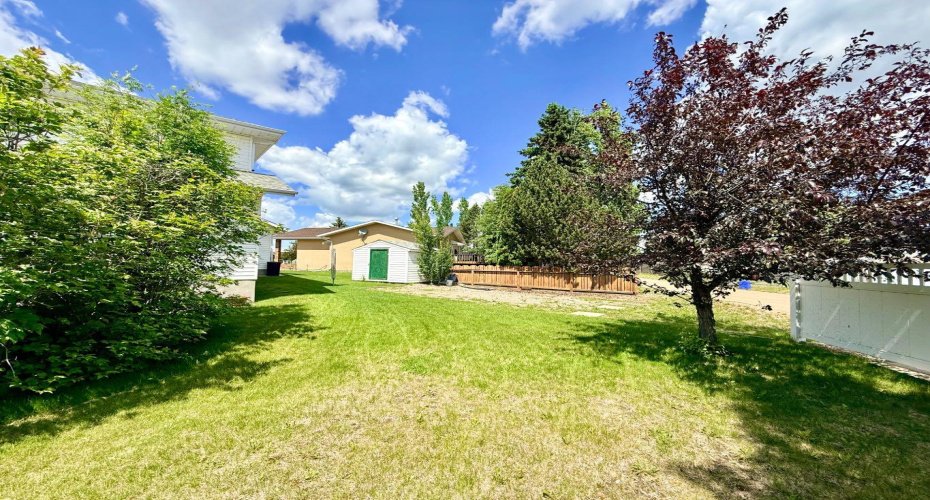 62 Street Close, Stettler, Alberta T0C 2L0, 5 Bedrooms Bedrooms, ,4 BathroomsBathrooms,Residential,For Sale,Street Close,A2292989
