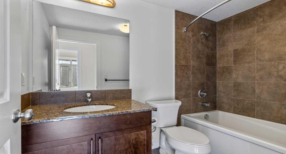 16 Varsity Estates Circle, Calgary, Alberta T3A 2C5, 2 Bedrooms Bedrooms, ,2 BathroomsBathrooms,Residential,For Sale,Varsity Estates,A2293837