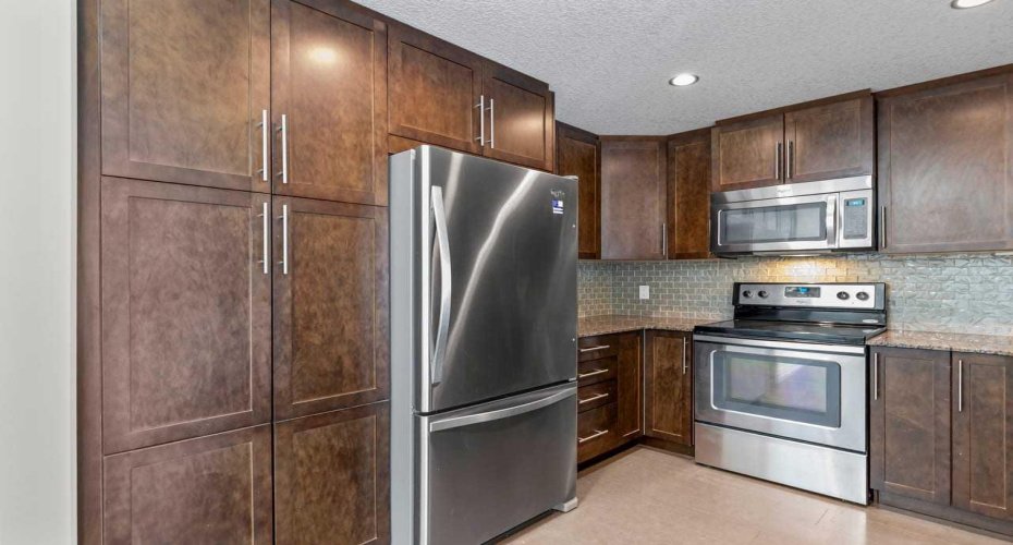 16 Varsity Estates Circle, Calgary, Alberta T3A 2C5, 2 Bedrooms Bedrooms, ,2 BathroomsBathrooms,Residential,For Sale,Varsity Estates,A2293837