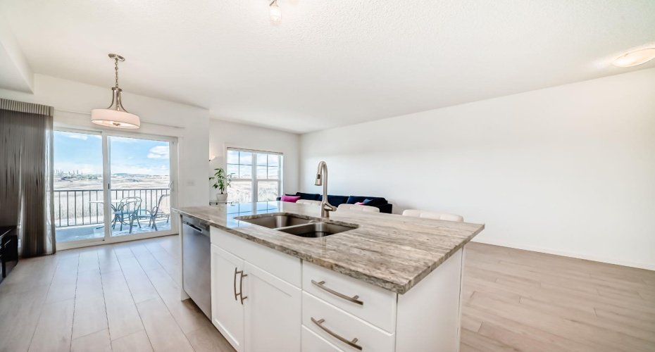 101 Sunset Drive, Cochrane, Alberta T4C 0W8, 3 Bedrooms Bedrooms, ,4 BathroomsBathrooms,Residential,For Sale,Sunset,A2295385