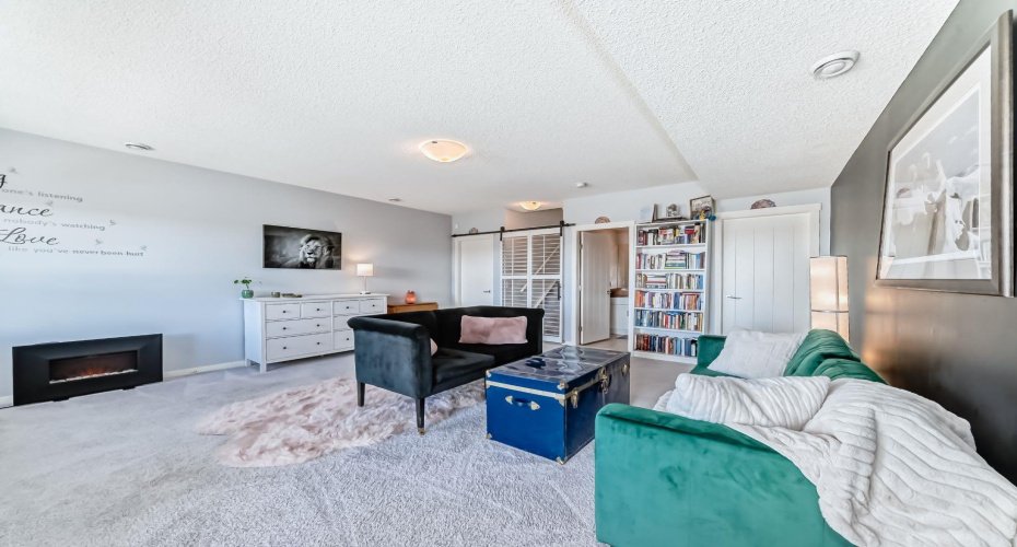 101 Sunset Drive, Cochrane, Alberta T4C 0W8, 3 Bedrooms Bedrooms, ,4 BathroomsBathrooms,Residential,For Sale,Sunset,A2295385