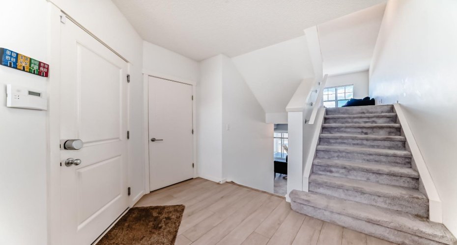 101 Sunset Drive, Cochrane, Alberta T4C 0W8, 3 Bedrooms Bedrooms, ,4 BathroomsBathrooms,Residential,For Sale,Sunset,A2295385