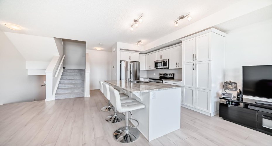 101 Sunset Drive, Cochrane, Alberta T4C 0W8, 3 Bedrooms Bedrooms, ,4 BathroomsBathrooms,Residential,For Sale,Sunset,A2295385