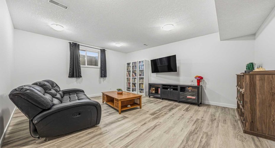 31 Jumping Pound Rise, Cochrane, Alberta T4C 0K4, 5 Bedrooms Bedrooms, ,4 BathroomsBathrooms,Residential,For Sale,Jumping Pound,A2295455