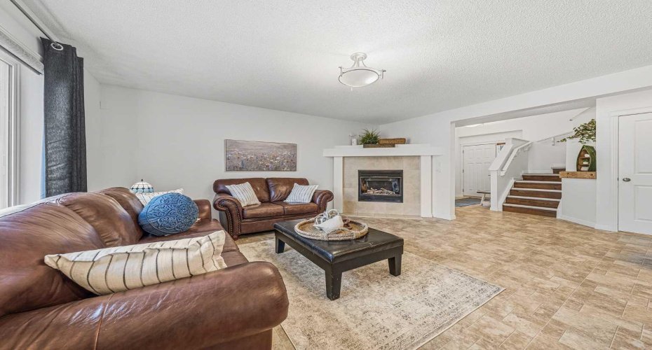 31 Jumping Pound Rise, Cochrane, Alberta T4C 0K4, 5 Bedrooms Bedrooms, ,4 BathroomsBathrooms,Residential,For Sale,Jumping Pound,A2295455