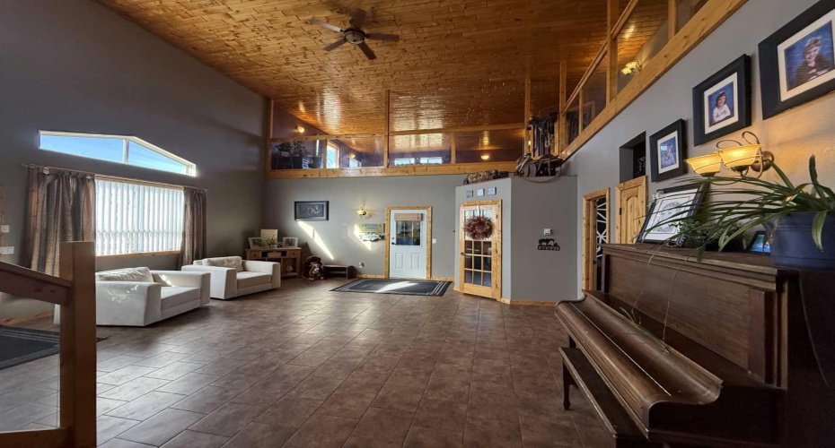 108 5 Avenue, Youngstown, Alberta T0J 3P0, 7 Bedrooms Bedrooms, ,3 BathroomsBathrooms,Residential,For Sale,5,A2295640