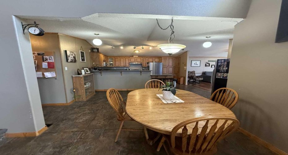 108 5 Avenue, Youngstown, Alberta T0J 3P0, 7 Bedrooms Bedrooms, ,3 BathroomsBathrooms,Residential,For Sale,5,A2295640