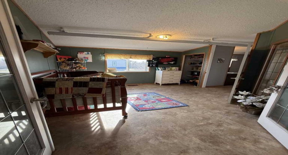 108 5 Avenue, Youngstown, Alberta T0J 3P0, 7 Bedrooms Bedrooms, ,3 BathroomsBathrooms,Residential,For Sale,5,A2295640