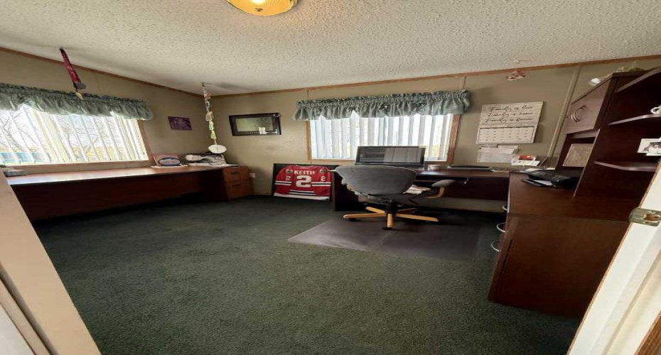 108 5 Avenue, Youngstown, Alberta T0J 3P0, 7 Bedrooms Bedrooms, ,3 BathroomsBathrooms,Residential,For Sale,5,A2295640
