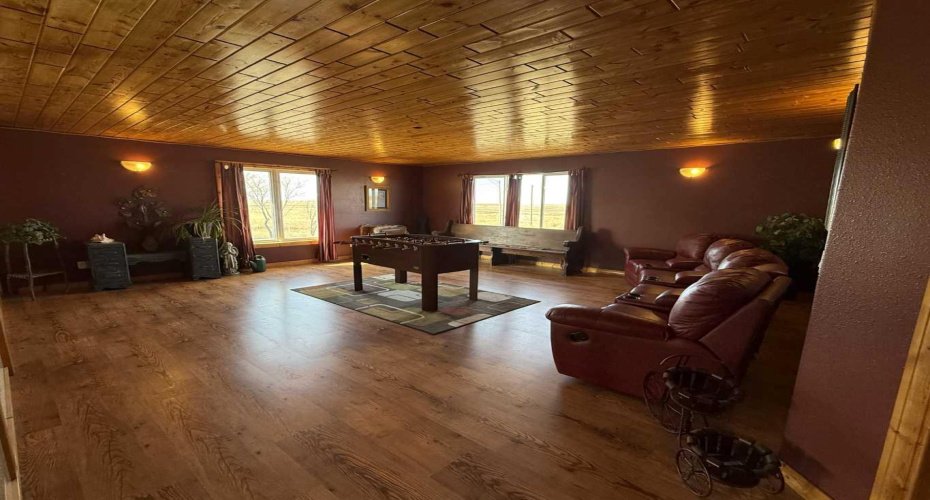 108 5 Avenue, Youngstown, Alberta T0J 3P0, 7 Bedrooms Bedrooms, ,3 BathroomsBathrooms,Residential,For Sale,5,A2295640
