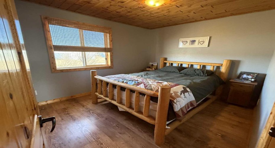 108 5 Avenue, Youngstown, Alberta T0J 3P0, 7 Bedrooms Bedrooms, ,3 BathroomsBathrooms,Residential,For Sale,5,A2295640