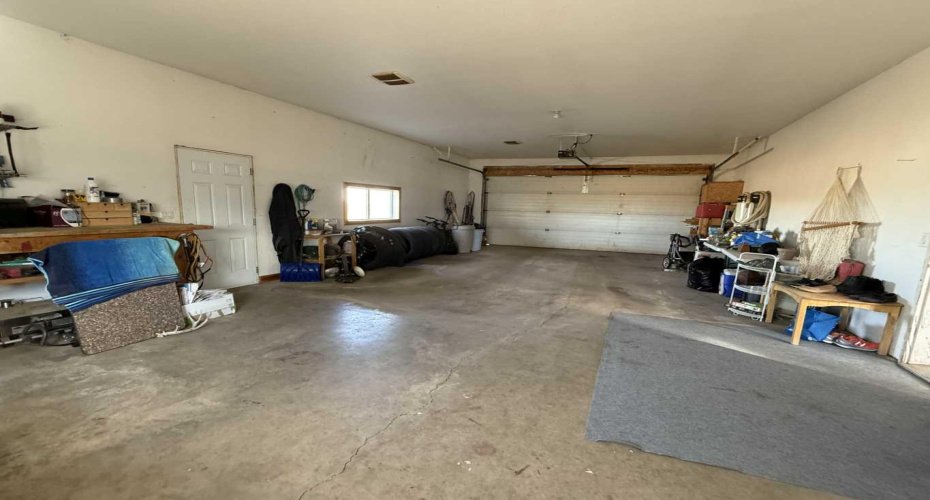 108 5 Avenue, Youngstown, Alberta T0J 3P0, 7 Bedrooms Bedrooms, ,3 BathroomsBathrooms,Residential,For Sale,5,A2295640