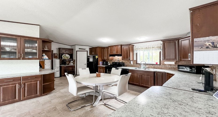 016 Maplewood Ave (Railway Ave), Watino, Alberta T0H 3R0, 4 Bedrooms Bedrooms, ,2 BathroomsBathrooms,Residential,For Sale,Maplewood Ave (Railway Ave),A2295691