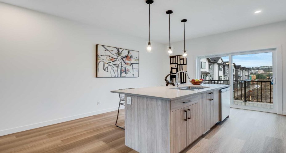 200 Southridge Drive, Okotoks, Alberta T1S 0B2, 2 Bedrooms Bedrooms, ,3 BathroomsBathrooms,Residential,For Sale,Southridge,A2295710