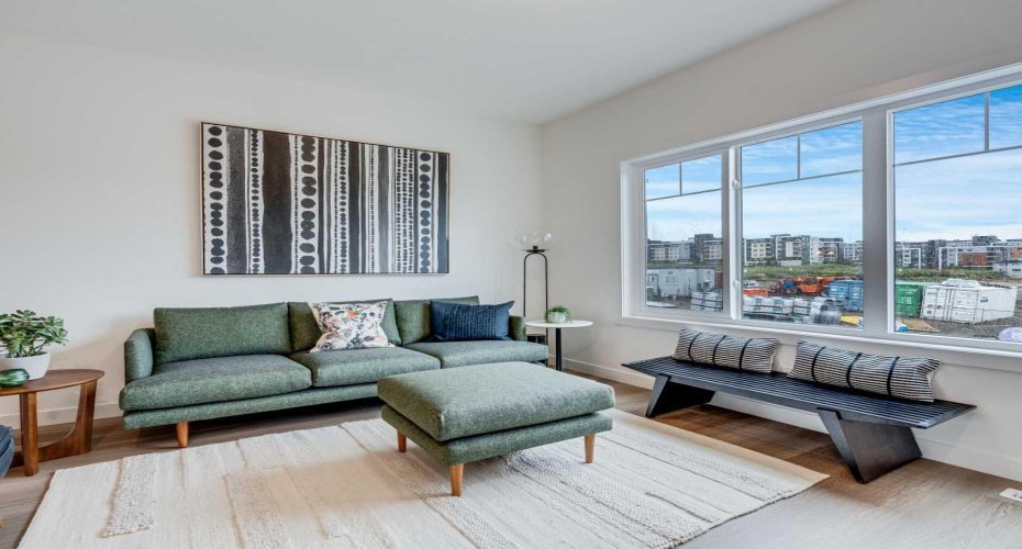 200 Southridge Drive, Okotoks, Alberta T1S 0B2, 2 Bedrooms Bedrooms, ,3 BathroomsBathrooms,Residential,For Sale,Southridge,A2295710