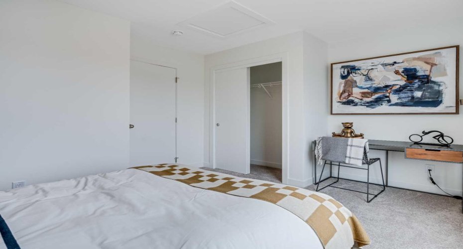 200 Southridge Drive, Okotoks, Alberta T1S 0B2, 2 Bedrooms Bedrooms, ,3 BathroomsBathrooms,Residential,For Sale,Southridge,A2295710