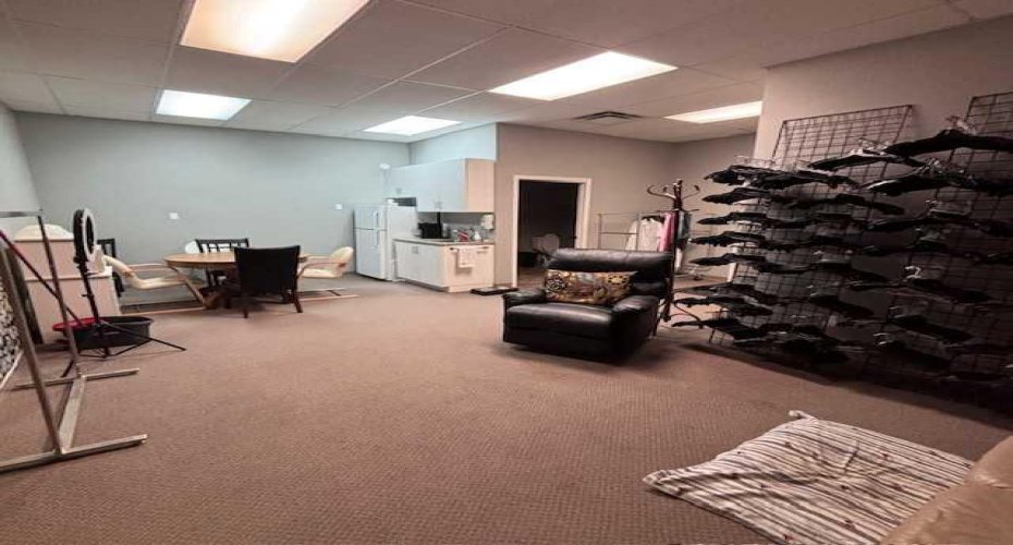 1310 Kingsway Avenue, Medicine Hat, Alberta T1A 2Y4, ,Commercial,For Lease,Kingsway,A2295714