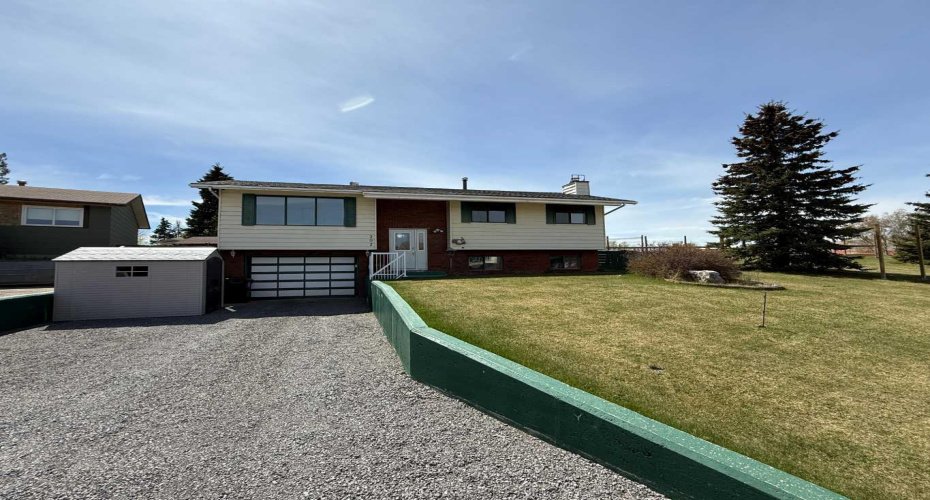 202 Maligne Drive, Hinton, Alberta T7V 1J5, 4 Bedrooms Bedrooms, ,3 BathroomsBathrooms,Residential,For Sale,Maligne,A2295720