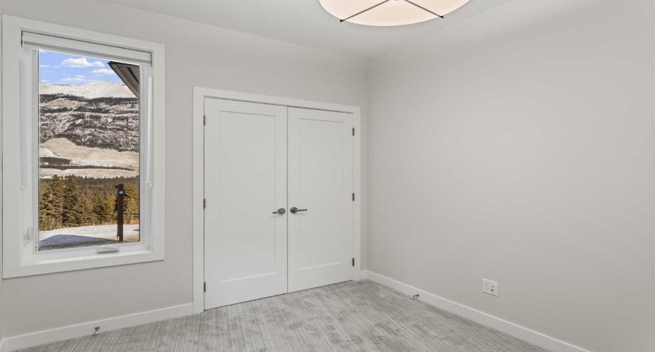 209 Stewart Creek Rise, Canmore, Alberta T1W0N9, 3 Bedrooms Bedrooms, ,3 BathroomsBathrooms,Residential,For Sale,Stewart Creek,A2295800