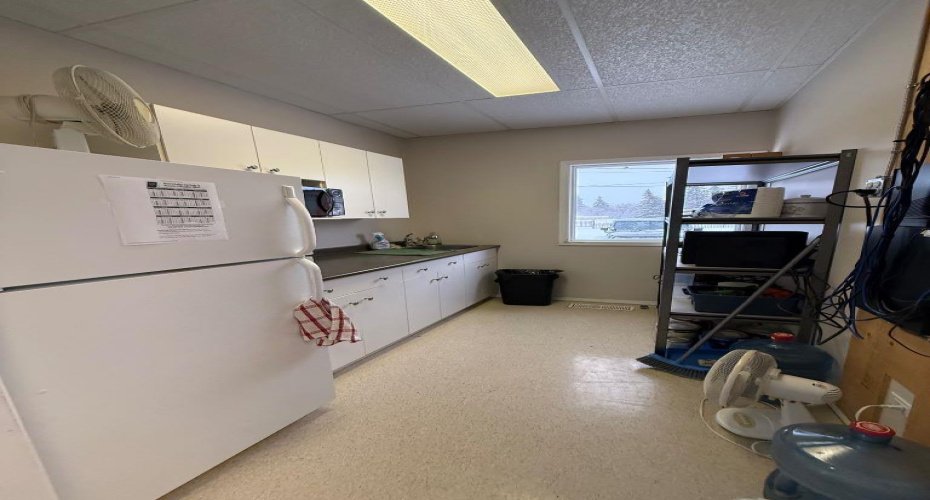 906 2 Avenue, Beaverlodge, Alberta T0H 0C0, ,Commercial,For Sale,2,A2294880