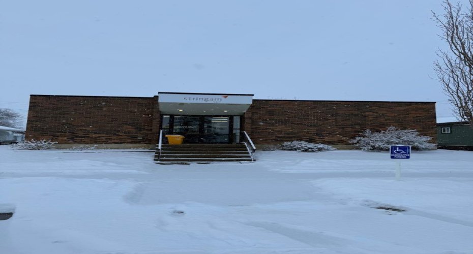 906 2 Avenue, Beaverlodge, Alberta T0H 0C0, ,Commercial,For Sale,2,A2294880
