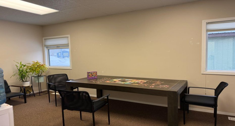 906 2 Avenue, Beaverlodge, Alberta T0H 0C0, ,Commercial,For Sale,2,A2294880