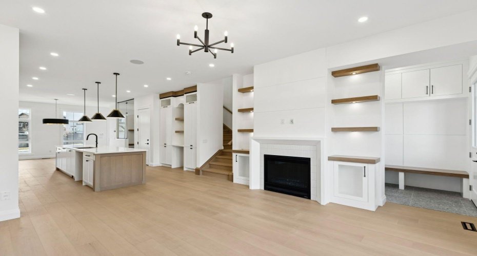 523 32 Street, Calgary, Alberta T2N 2V8, 6 Bedrooms Bedrooms, ,5 BathroomsBathrooms,Residential,For Sale,32,A2294937
