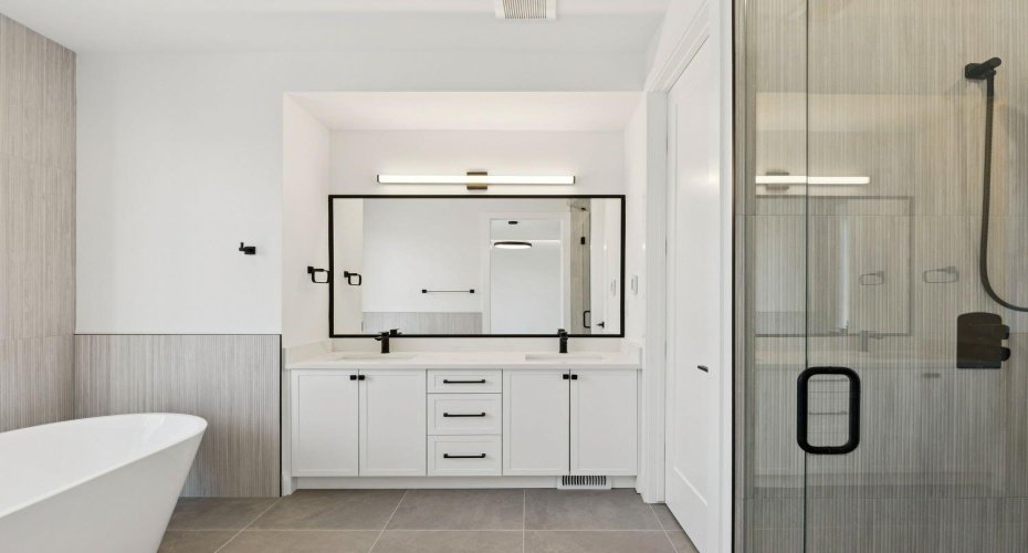 523 32 Street, Calgary, Alberta T2N 2V8, 6 Bedrooms Bedrooms, ,5 BathroomsBathrooms,Residential,For Sale,32,A2294937