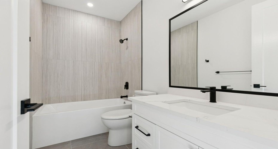 523 32 Street, Calgary, Alberta T2N 2V8, 6 Bedrooms Bedrooms, ,5 BathroomsBathrooms,Residential,For Sale,32,A2294937