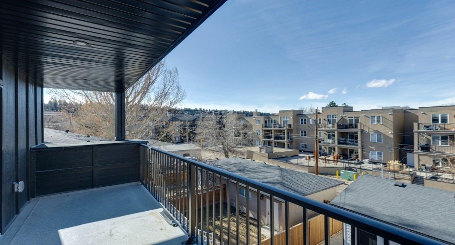 523 32 Street, Calgary, Alberta T2N 2V8, 6 Bedrooms Bedrooms, ,5 BathroomsBathrooms,Residential,For Sale,32,A2294937