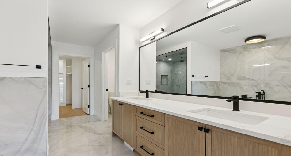 523 32 Street, Calgary, Alberta T2N 2V8, 6 Bedrooms Bedrooms, ,5 BathroomsBathrooms,Residential,For Sale,32,A2294937