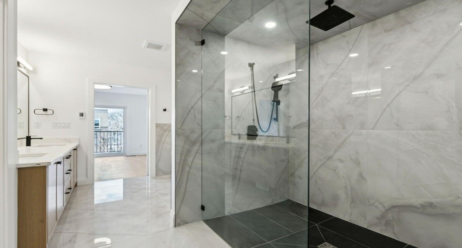 523 32 Street, Calgary, Alberta T2N 2V8, 6 Bedrooms Bedrooms, ,5 BathroomsBathrooms,Residential,For Sale,32,A2294937