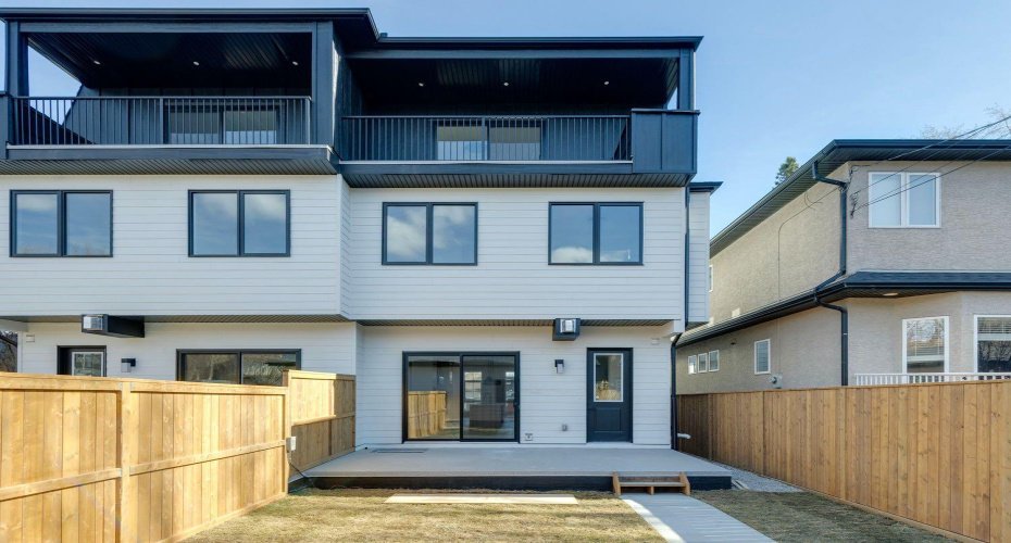 523 32 Street, Calgary, Alberta T2N 2V8, 6 Bedrooms Bedrooms, ,5 BathroomsBathrooms,Residential,For Sale,32,A2294937