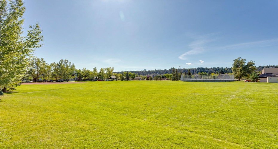 523 32 Street, Calgary, Alberta T2N 2V8, 6 Bedrooms Bedrooms, ,5 BathroomsBathrooms,Residential,For Sale,32,A2294937