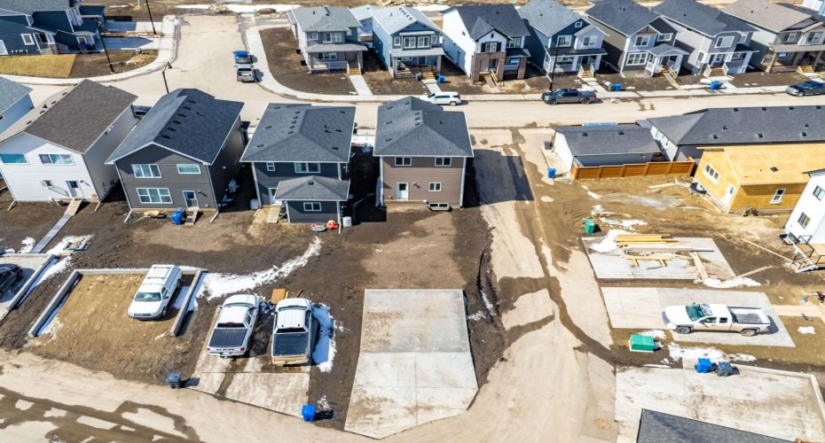 Ellen Park Way, Crossfield, Alberta T0M 0S0, 3 Bedrooms Bedrooms, ,3 BathroomsBathrooms,Residential,For Sale,Park,A2295058