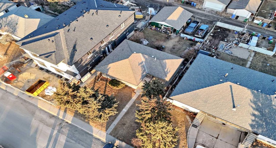 1330 34 Street, Calgary, Alberta T2A 0Z9, 5 Bedrooms Bedrooms, ,2 BathroomsBathrooms,Residential,For Sale,34,A2285876