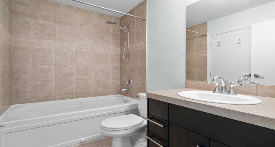 210 15 Avenue, Calgary, Alberta T2G 0B5, 1 Bedroom Bedrooms, ,1 BathroomBathrooms,Residential,For Sale,15,A2287329